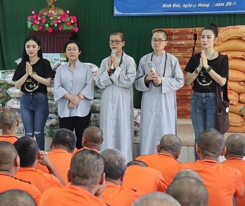 sao viet giang sinh anh 1