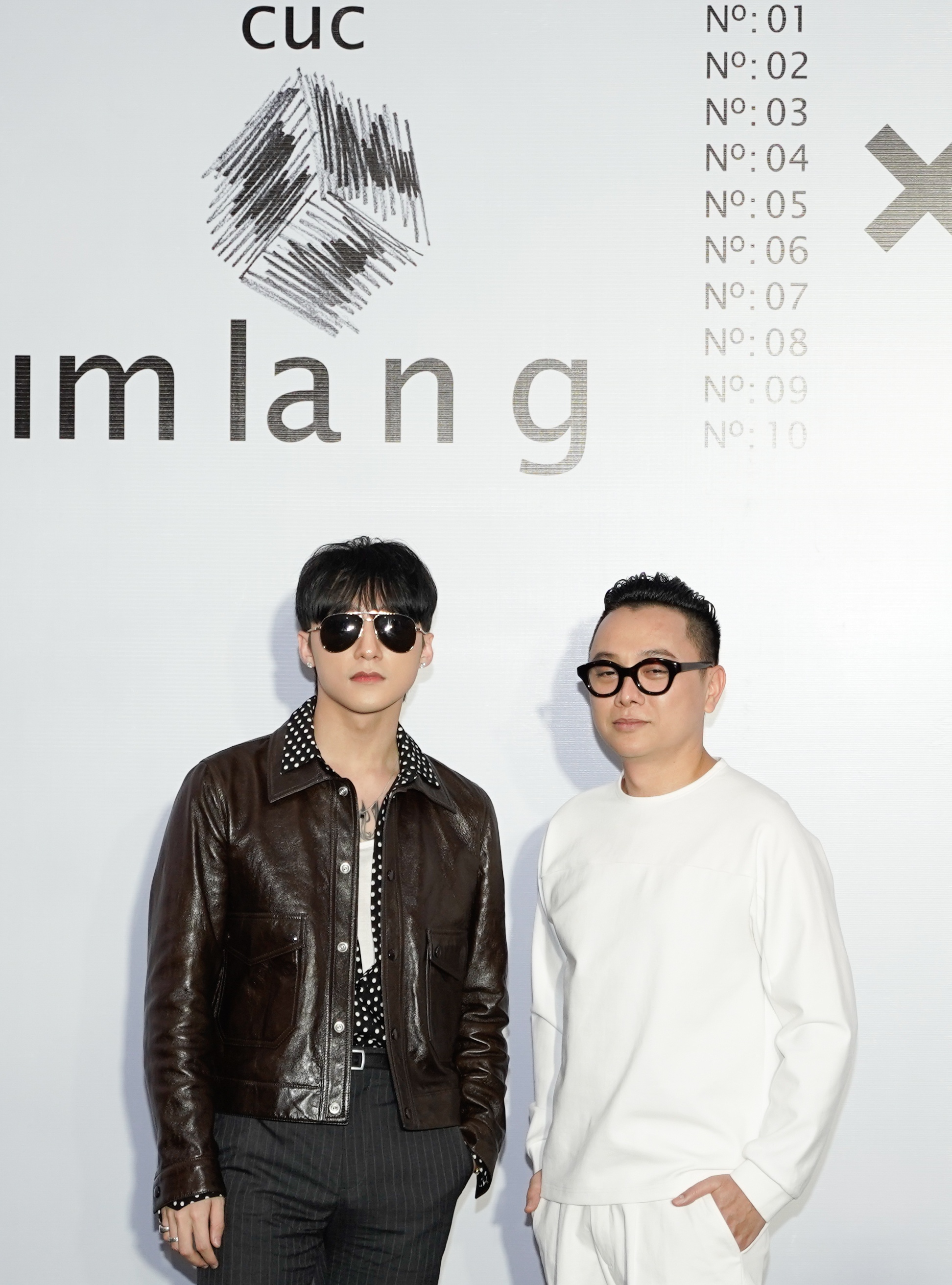 son tung tham du buoi trien lam cong tri anh 1