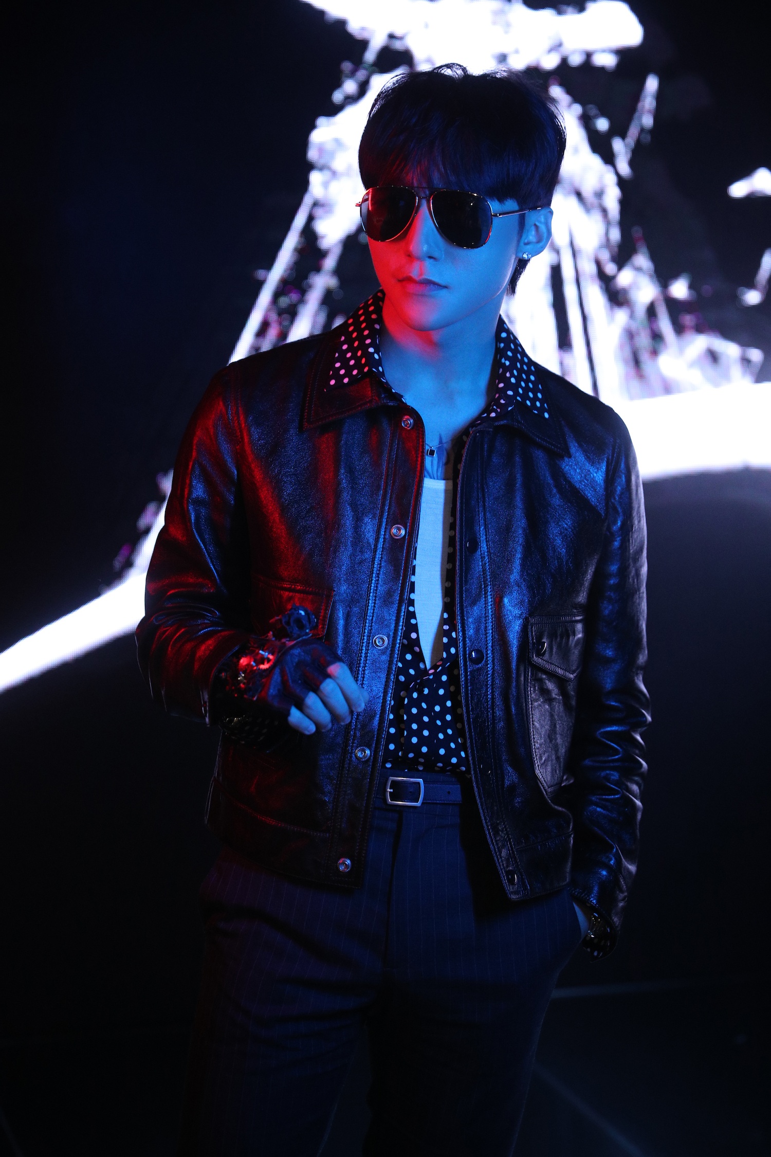 son tung tham du buoi trien lam cong tri anh 11