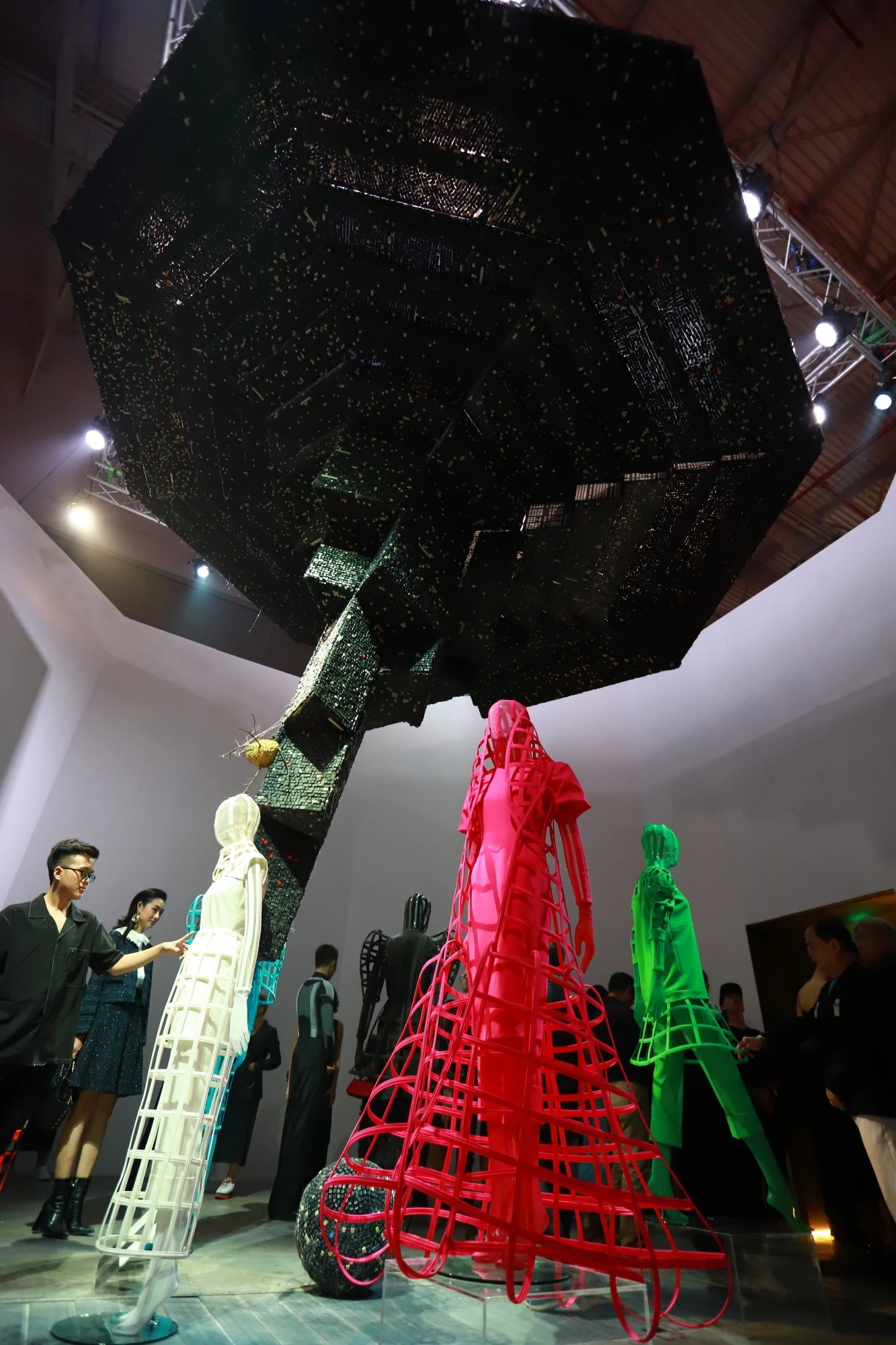 trien lam nghe thuat duong dai cong tri anh 10