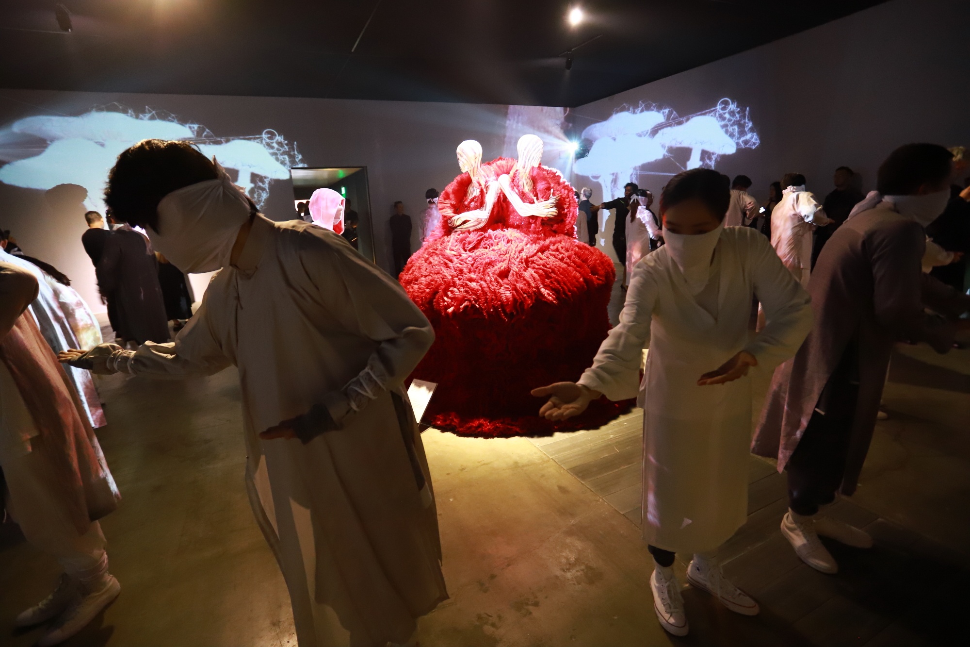 trien lam nghe thuat duong dai cong tri anh 9