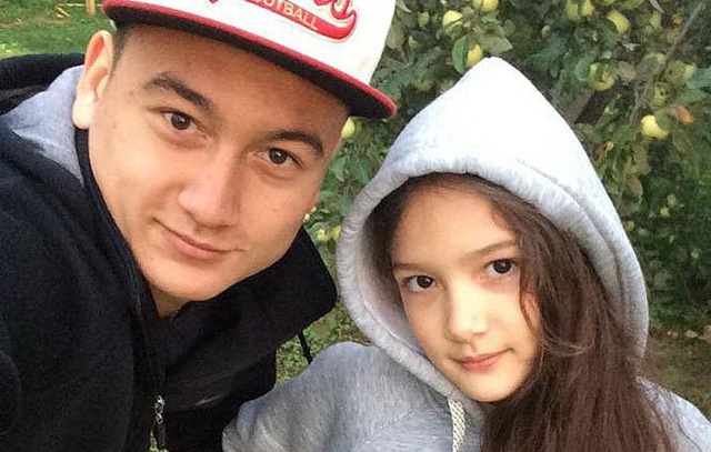 Em gai va me nhay dieu lo co gay sot de tam biet Van Lam hinh anh