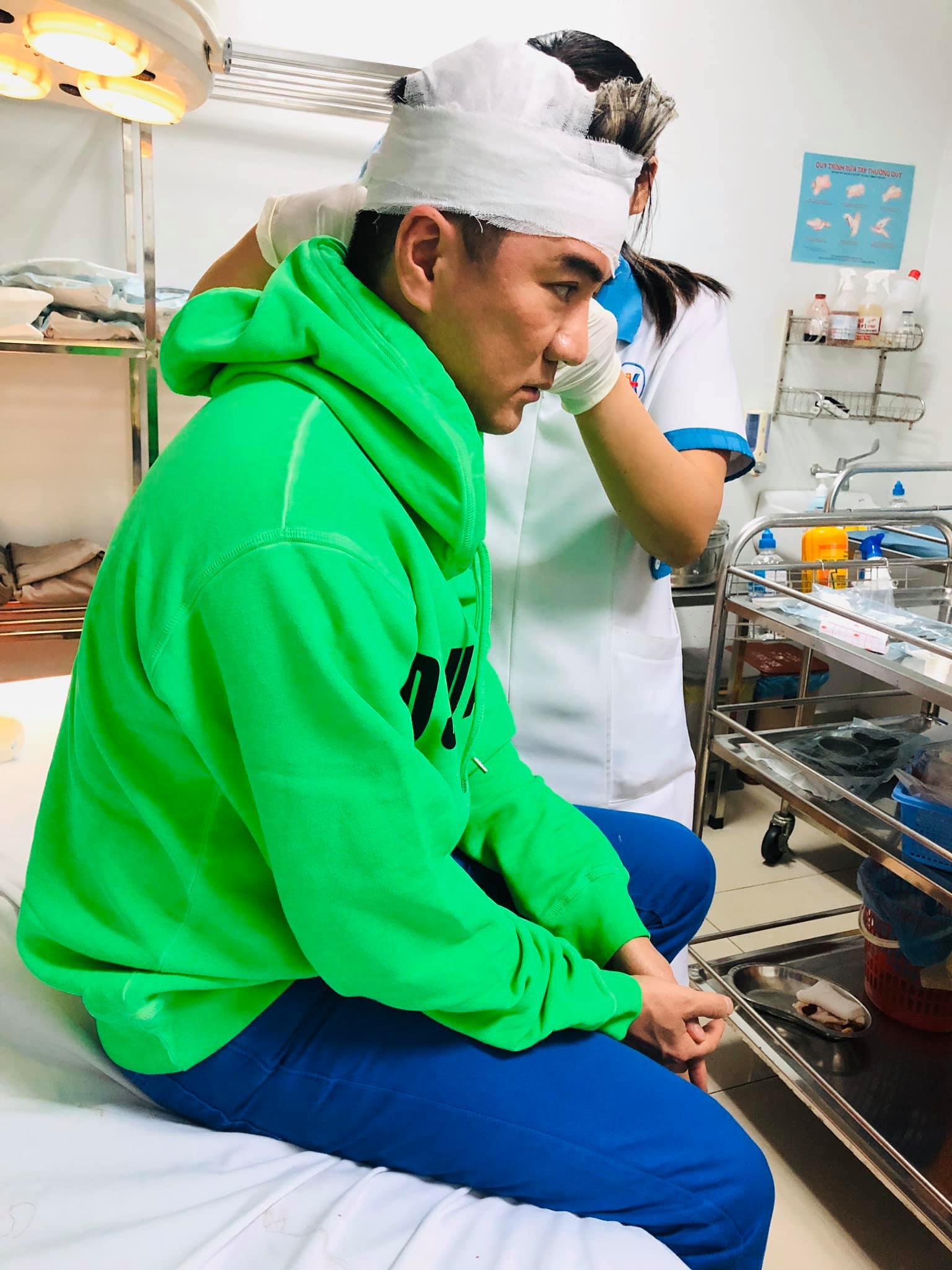 đàm vĩnh hưng bị chảy máu đầu ảnh 1 dam vinh hung bi chay mau dau anh 1