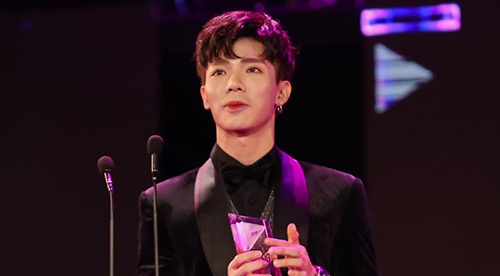 Jack lap cu dup, Erik la Nghe si cua nam tai Le trao giai ZMA 2019 hinh anh