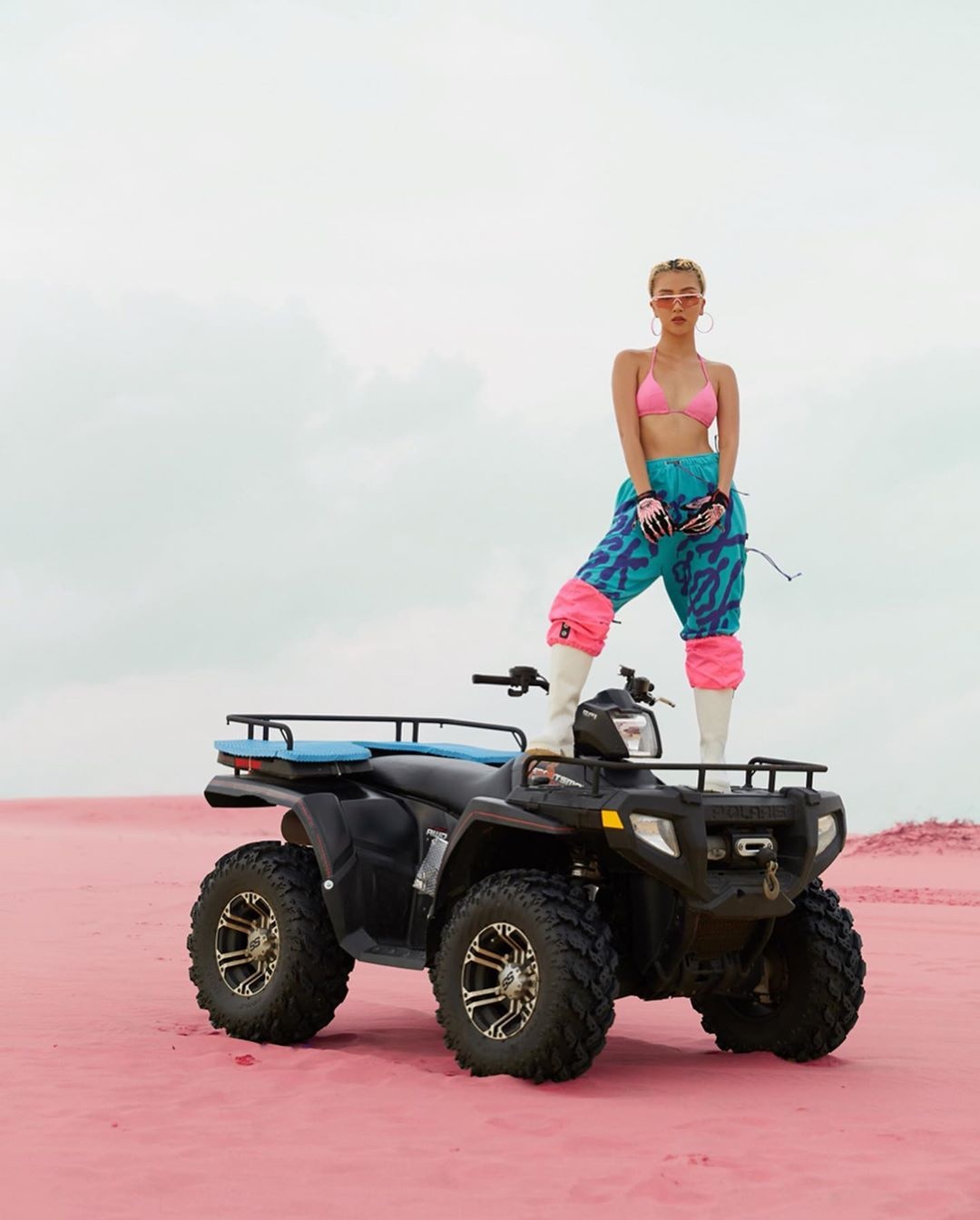 quynh anh shyn mac quan trong suot anh 6