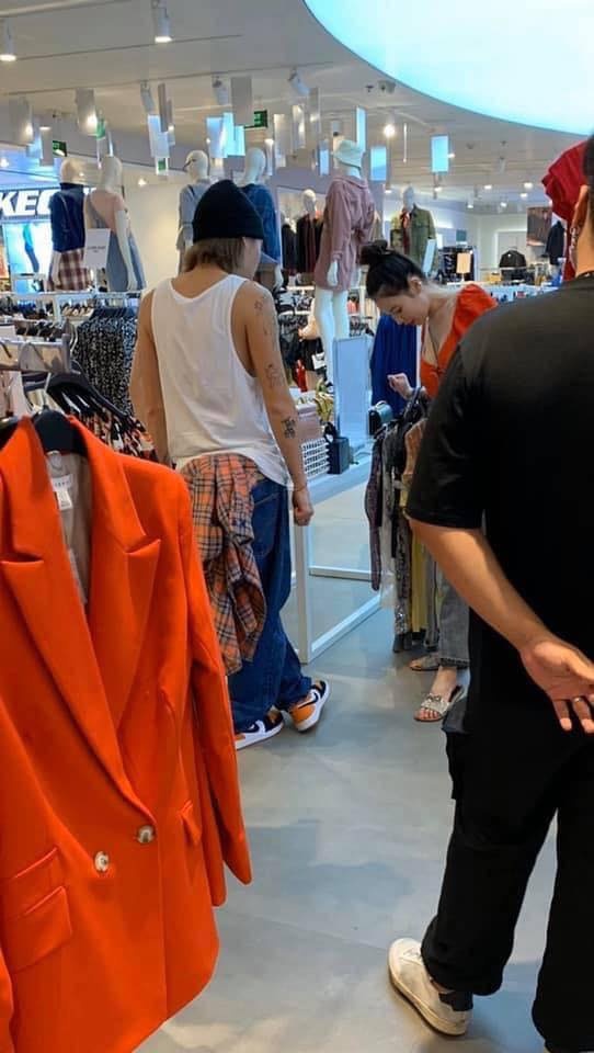 hyuna mua đồ ăn cửa hàng tiện lợi ảnh 10 hyuna mua do an cua hang tien loi anh 10