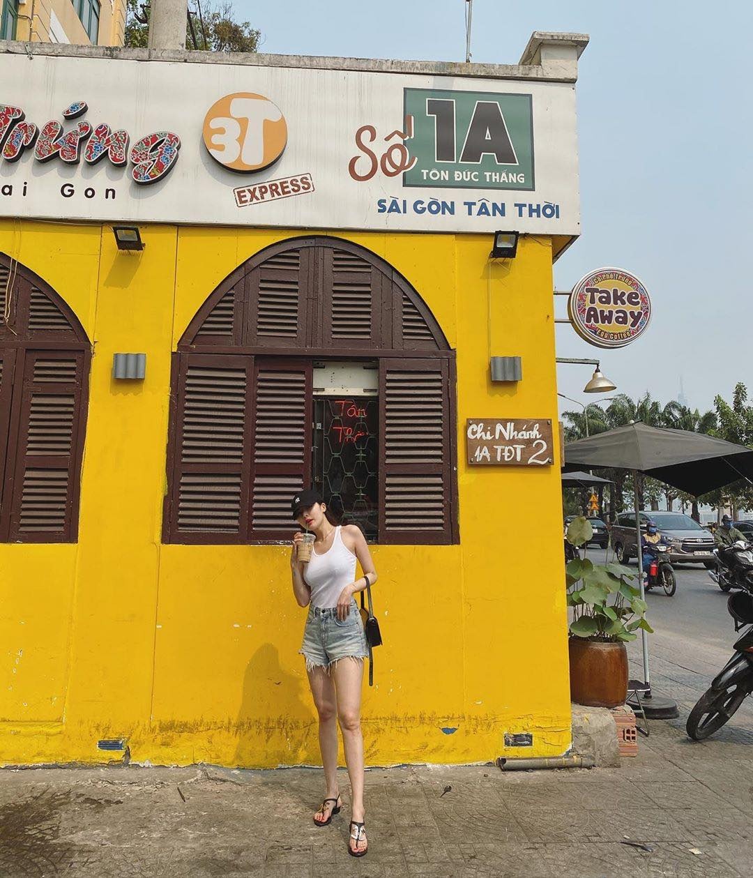 hyuna mua đồ ăn cửa hàng tiện lợi ảnh 7 hyuna mua do an cua hang tien loi anh 7