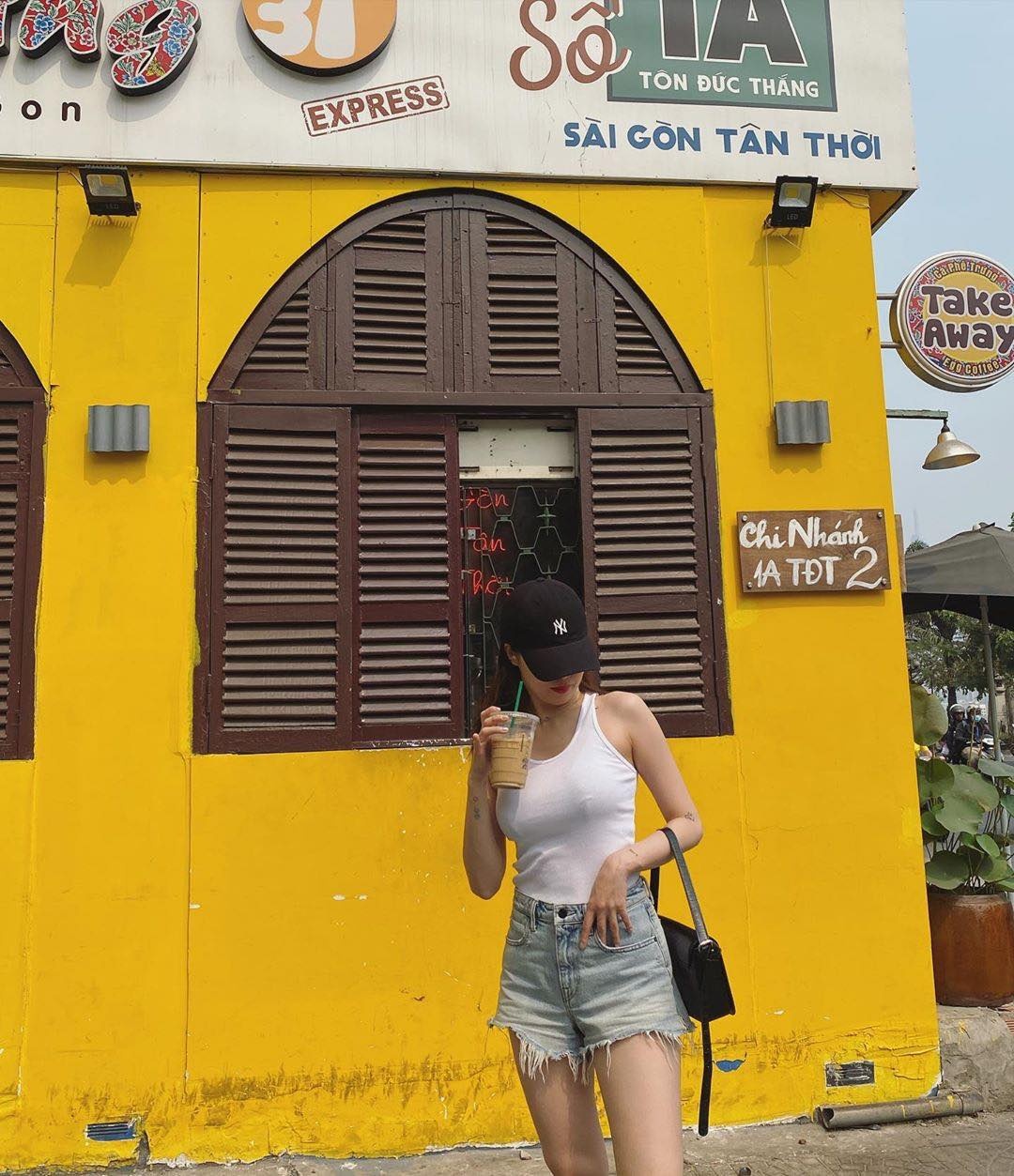 hyuna mua đồ ăn cửa hàng tiện lợi ảnh 6 hyuna mua do an cua hang tien loi anh 6