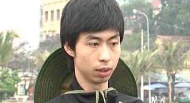 Anh ngo cua Den Vau khi lam cong nhan o Vinh Ha Long hinh anh