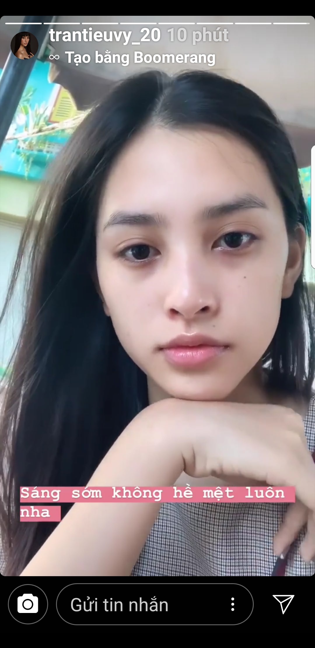 tieu vy mat moc anh 1