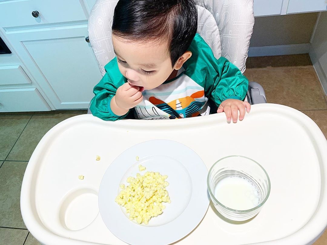 ve khau khinh con trai pham huong anh 7