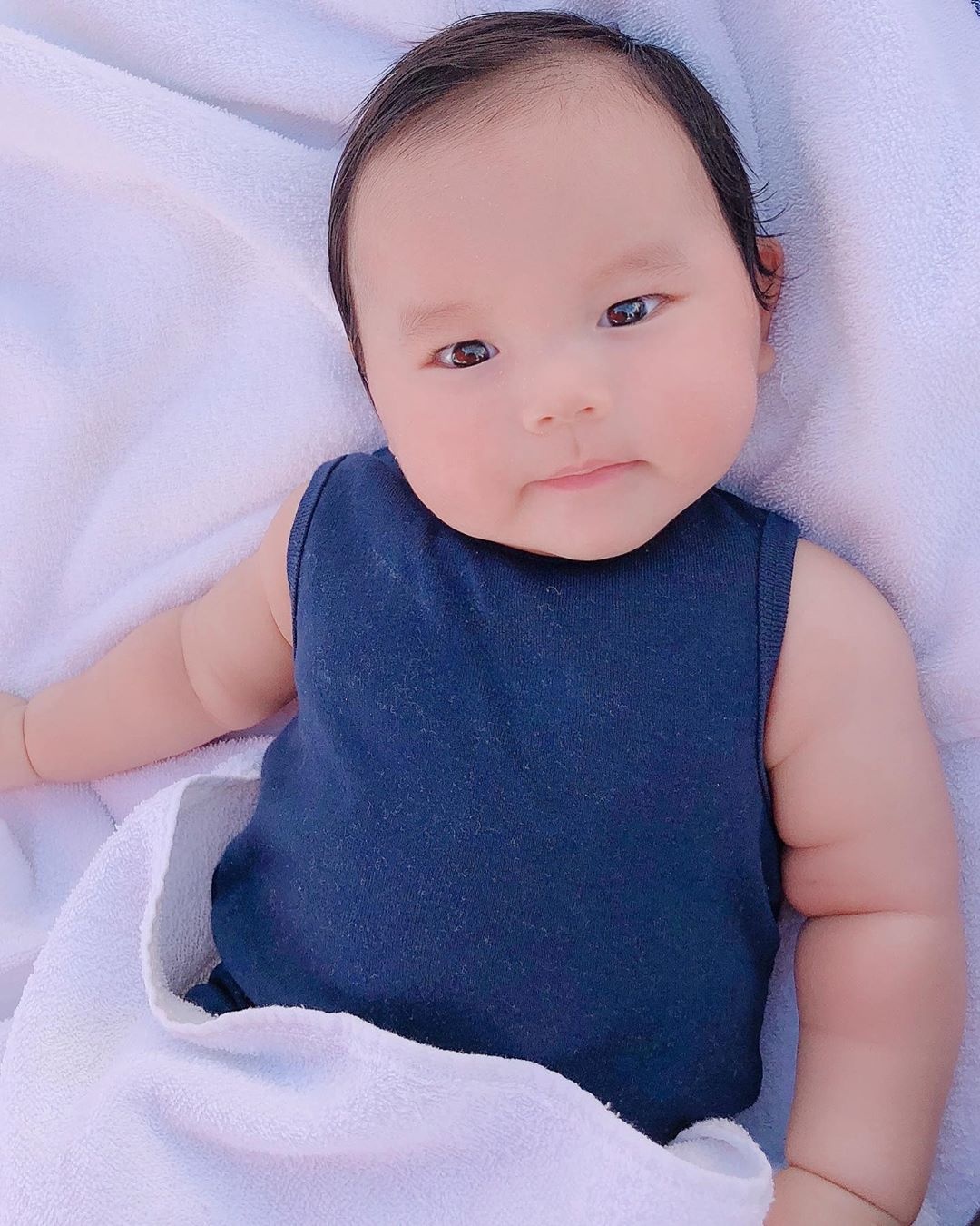 ve khau khinh con trai pham huong anh 4