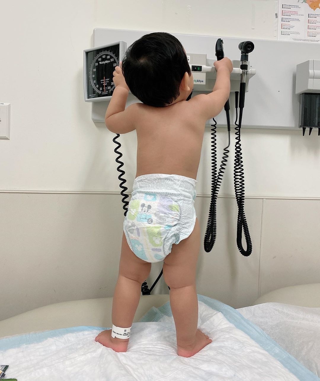 ve khau khinh con trai pham huong anh 6