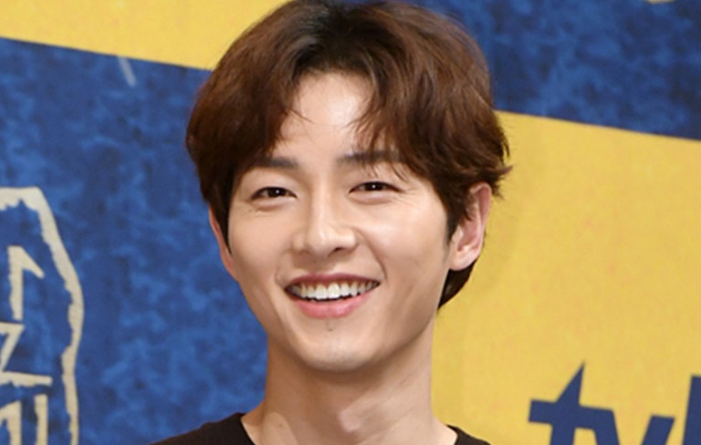 Rapper Han noi ve con nguoi that cua Song Joong Ki hinh anh