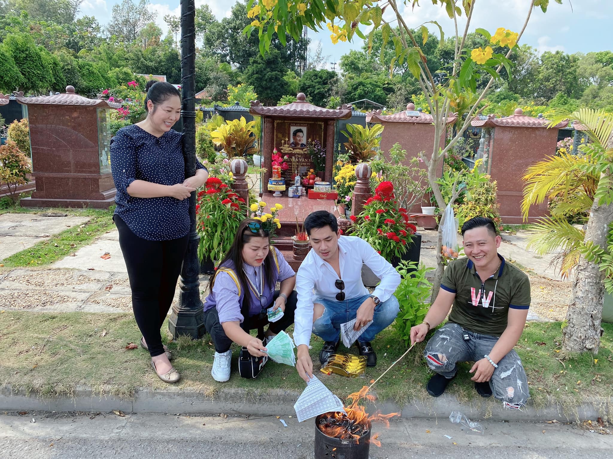 hong van minh luan vieng mo anh vu anh 1