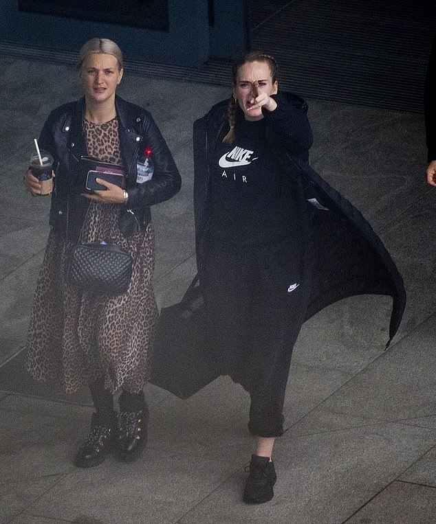 adele gây chú ý sau khi giảm cân  ảnh 4 adele gay chu y sau khi giam can anh 4