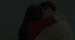 Nu hon dac biet cua Hyun Bin va Son Ye Jin hinh anh