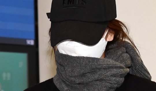 Song Hye Kyo che kin mat khi tu Italy ve Han Quoc hinh anh