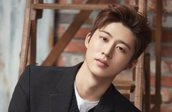 Cuu truong nhom iKON am tinh voi ma tuy hinh anh