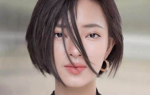 Chau Bui khoc vi bi cach ly sau khi tu Italy ve Viet Nam hinh anh