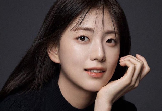 Chi gai Ji Soo (Black Pink) so huu ve ngoai giong my nu Han Hyo Joo hinh anh