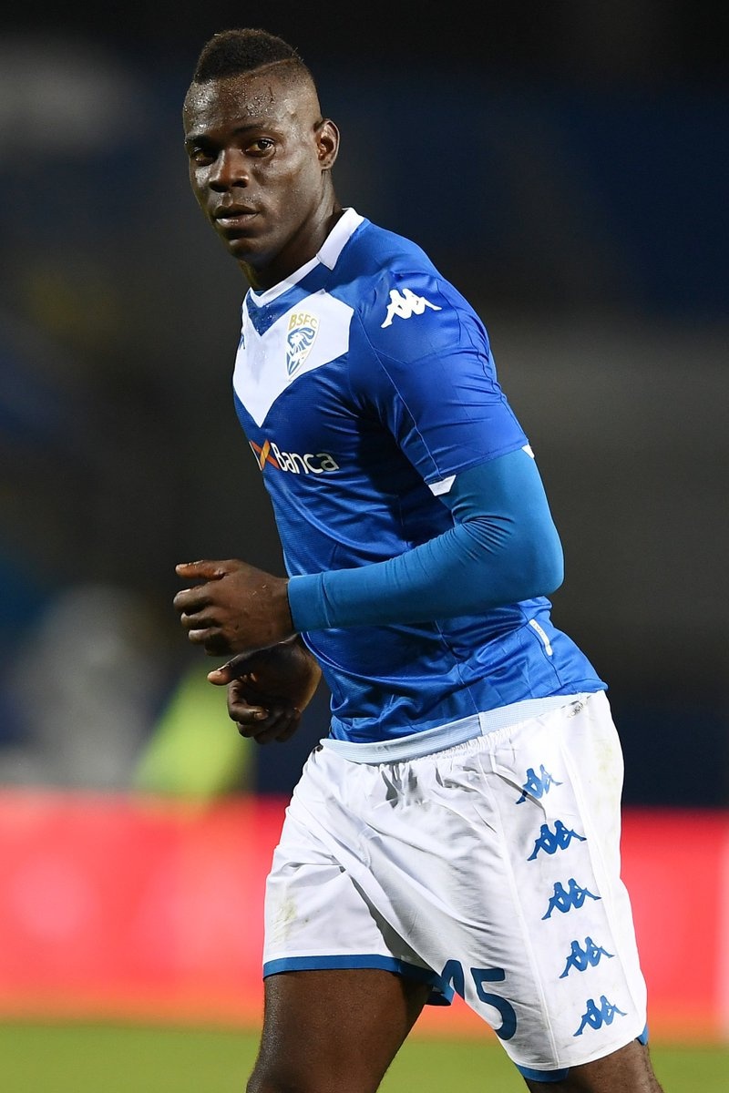 ban gai cau thu anh 7