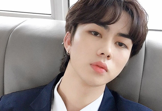 Hot boy sinh nam 1998 bi duoi khoi nhom nhac Viet sau 2 thang ra mat hinh anh