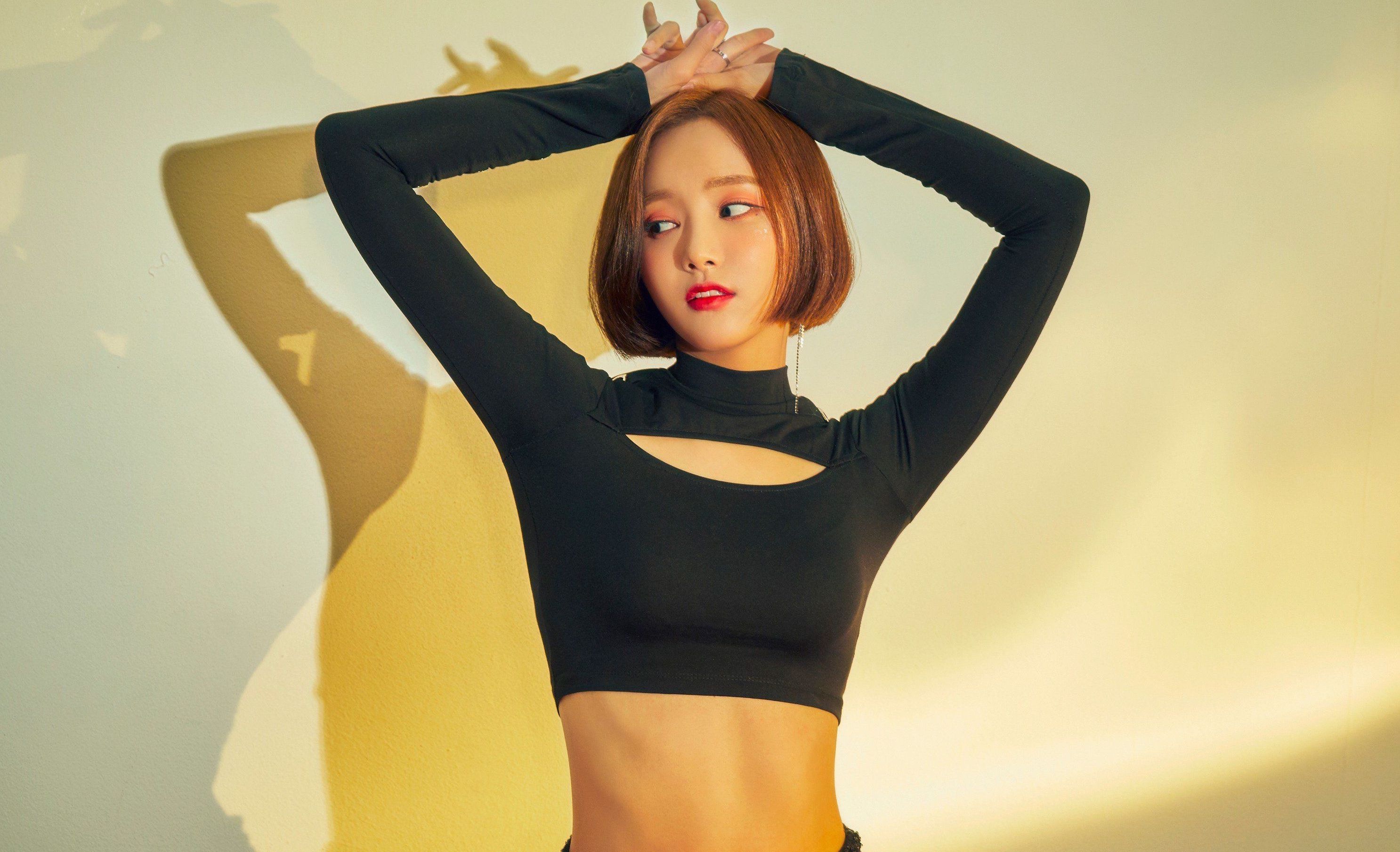 4 nu than tuong bi 'phong chat thu N' danh cap thong tin ca nhan hinh anh