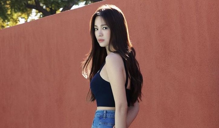 Song Hye Kyo mac crop-top khoe eo thon hinh anh