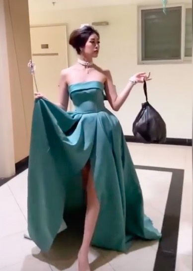 hoa hậu khánh vân mặc váy dạ hội đi đổ rác ảnh 4 hoa hau khanh van mac vay da hoi di do rac anh 4