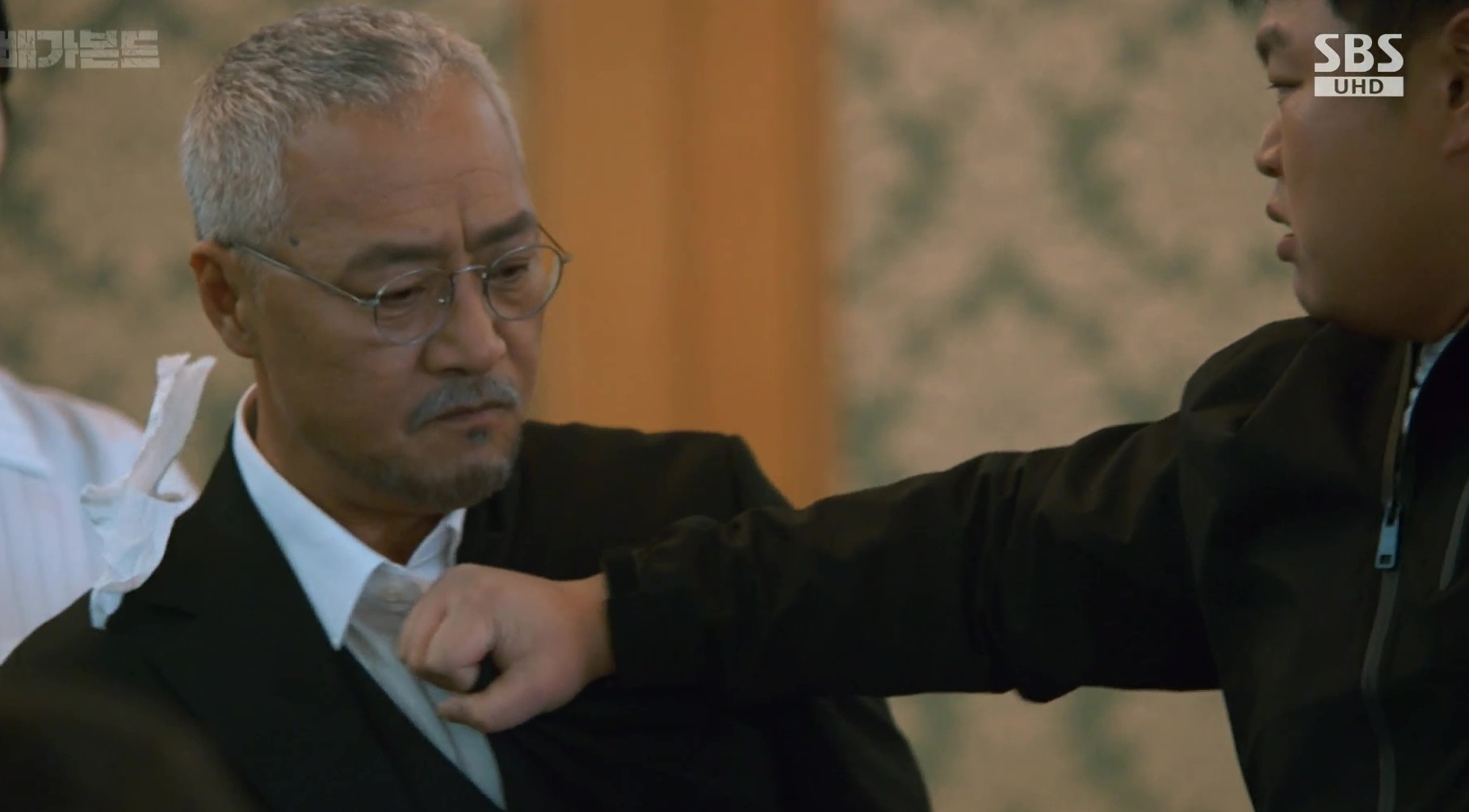 'Trum cuoi' phim Han bi duoi vi quan he tinh duc voi tre vi thanh nien hinh anh