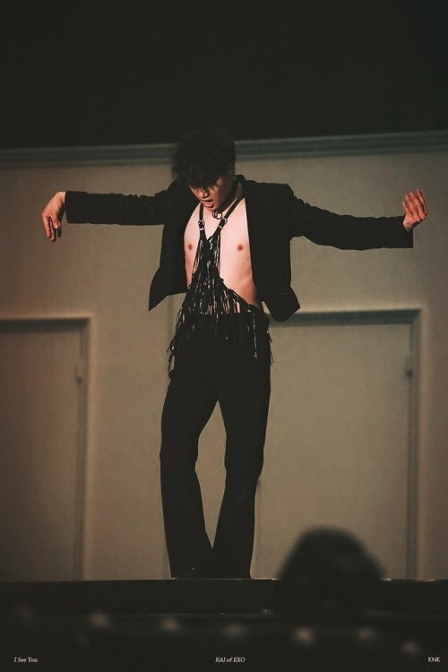 kai mặc trang phục như sao nữ ảnh 4 kai mac trang phuc nhu sao nu anh 4