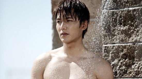 Lee Min Ho tuoi 33 - dien do va khong bao gio nhan vai con nha ngheo hinh anh