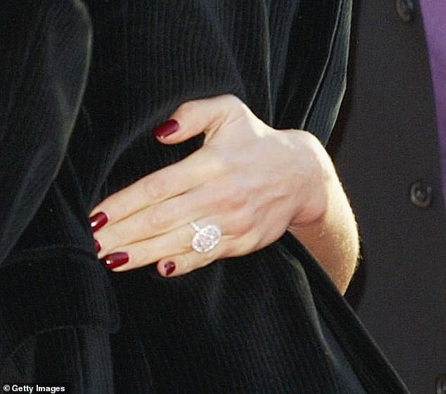 vo chong beckham bi chi trich tieu xai hoang phi anh 6