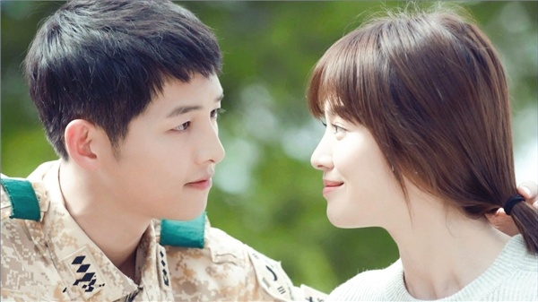 Nghe si de yeu hay chieu tro trong nhung on ao 'phim gia tinh that'? hinh anh