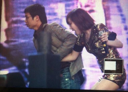 fan cuong co the bi phat tu 10 nam anh 7