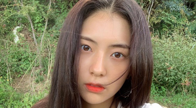 T.O.P (Big Bang) dang yeu nu dien vien sinh nam 1997 hinh anh