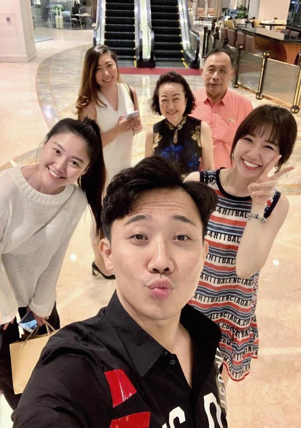 gia dinh tran thanh qua ba thap ky anh 12