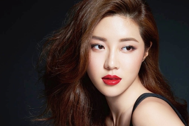 My nhan hai lan tui nhuc vi yeu sai nguoi hinh anh