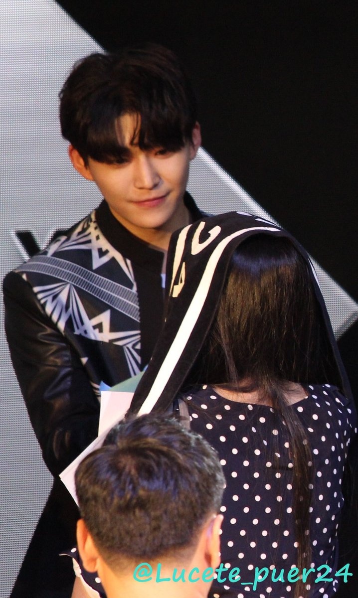 than tuong bi duoi khoi nhom nhac anh 17