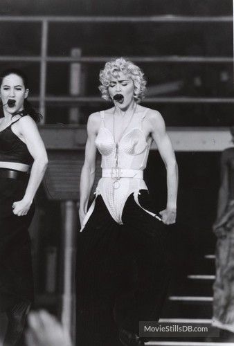 son tung phat hanh phim tai lieu am nhac anh 5