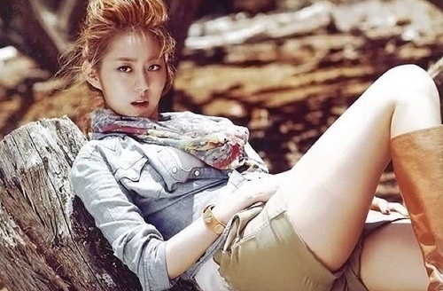 Voc dang sao nu an mot bua/ngay trong 8 nam hinh anh