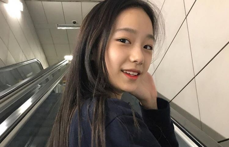 Tan binh 10X co guong mat giong YoonA va Krystal hinh anh