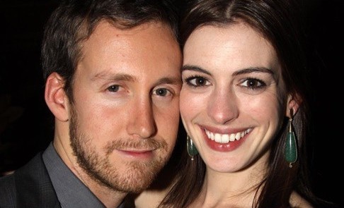 Cau chuyen 'duyen tien kiep' ky la trong cuoc doi Anne Hathaway hinh anh