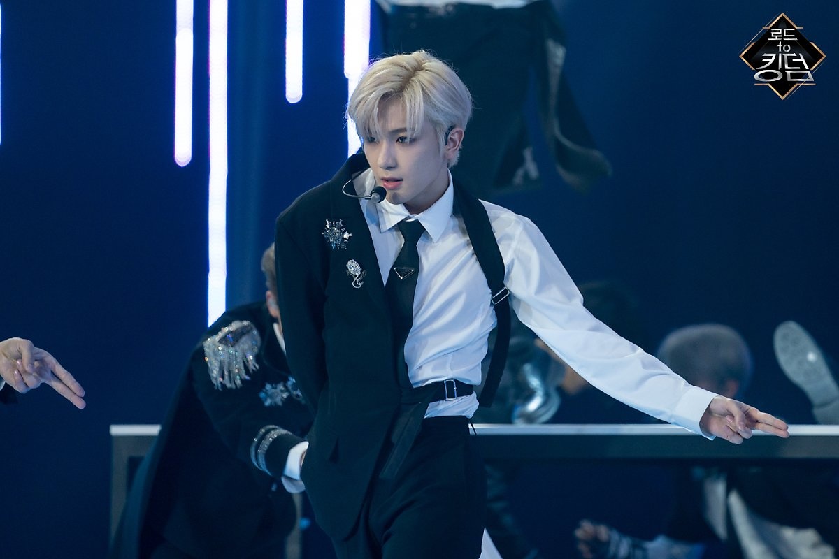 sao kpop đẹp như điêu khắc từ bé  ảnh 10 sao kpop dep nhu dieu khac tu be anh 10
