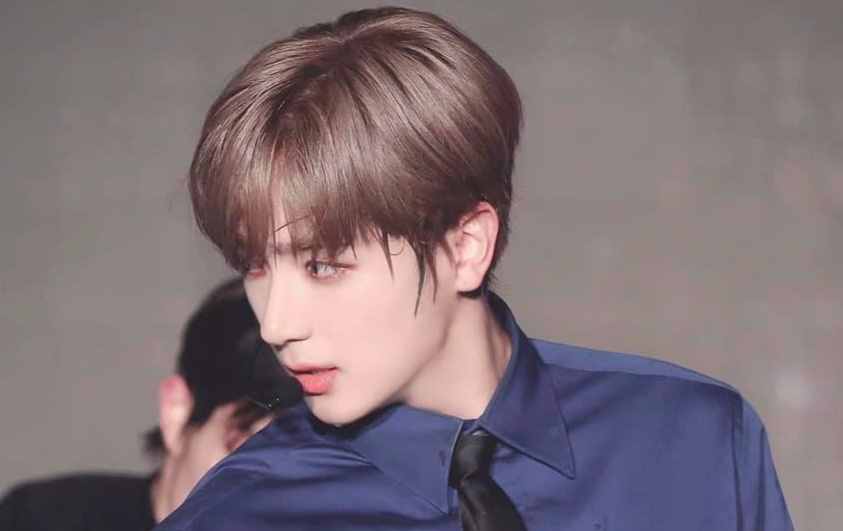 Nam ca si Han so huu chiec mui khong the chinh sua theo hinh anh