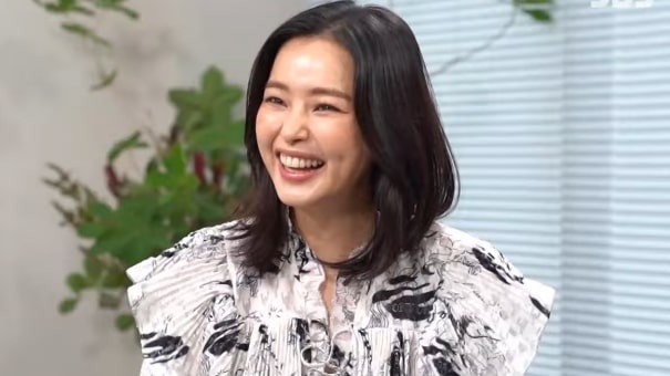 'Hoa hau dep nhat Han Quoc' phau thuat tham my sau do vo tinh cam? hinh anh