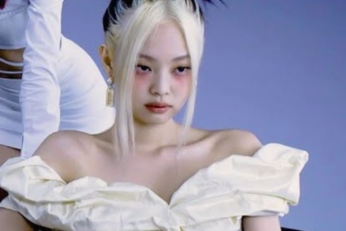 BlackPink mac hanbok cach tan, trang diem la trong MV moi hinh anh