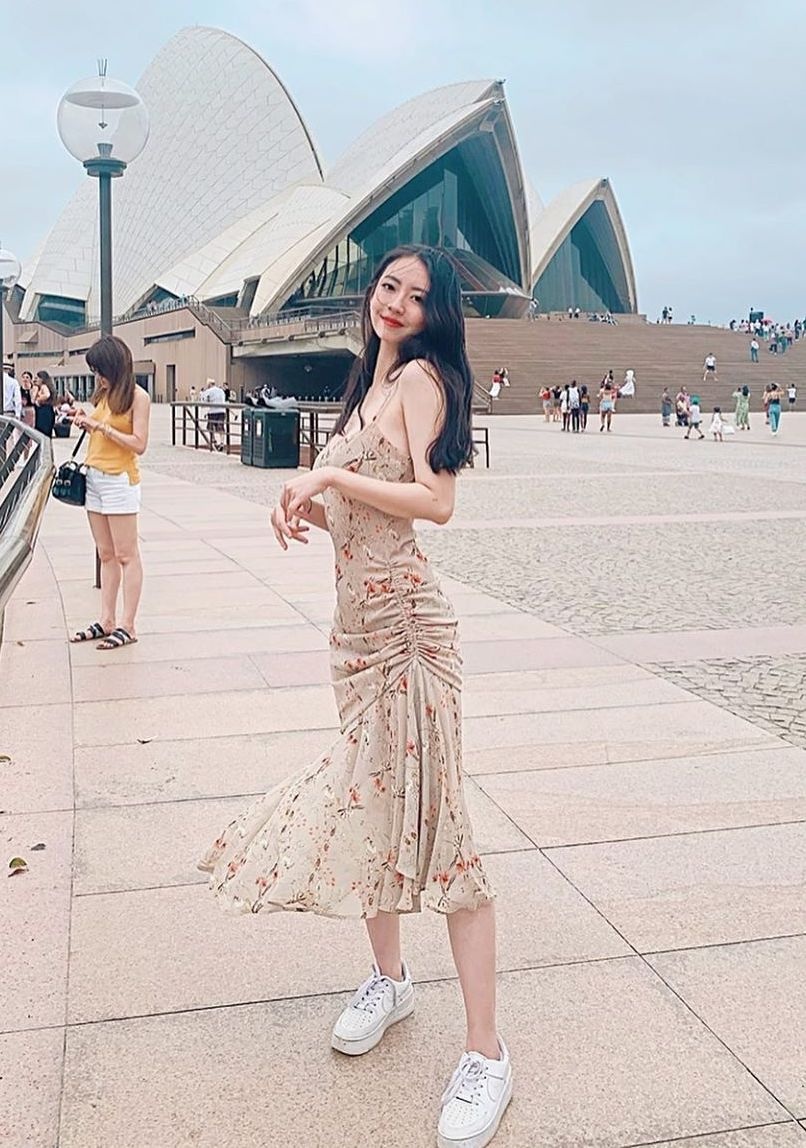 ban gai hot girl cua ca si,  cau thu viet anh 4