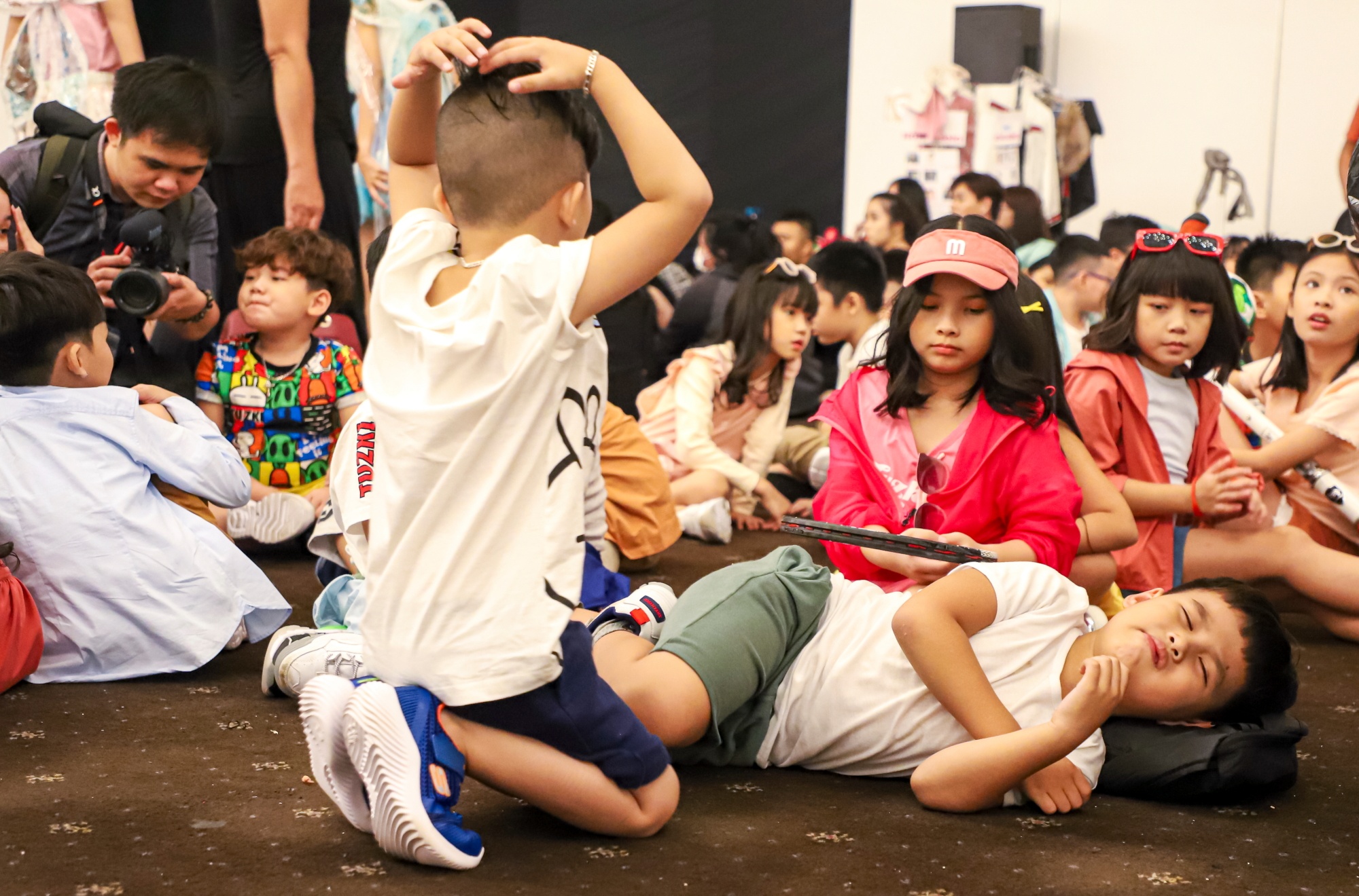 mau nhi bieu dien thoi trang anh 4